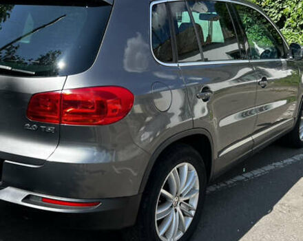 Серый Фольксваген Тигуан, объемом двигателя 1.98 л и пробегом 258 тыс. км за 10500 $, фото 6 на Automoto.ua