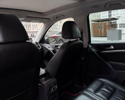 Сірий Фольксваген Тігуан, об'ємом двигуна 1.98 л та пробігом 225 тис. км за 10400 $, фото 11 на Automoto.ua