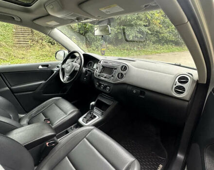 Сірий Фольксваген Тігуан, об'ємом двигуна 2 л та пробігом 272 тис. км за 9499 $, фото 13 на Automoto.ua