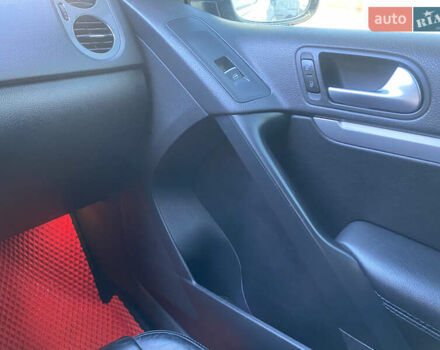 Серый Фольксваген Тигуан, объемом двигателя 1.98 л и пробегом 265 тыс. км за 11900 $, фото 18 на Automoto.ua