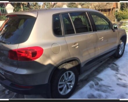 Сірий Фольксваген Тігуан, об'ємом двигуна 1.4 л та пробігом 235 тис. км за 13100 $, фото 3 на Automoto.ua