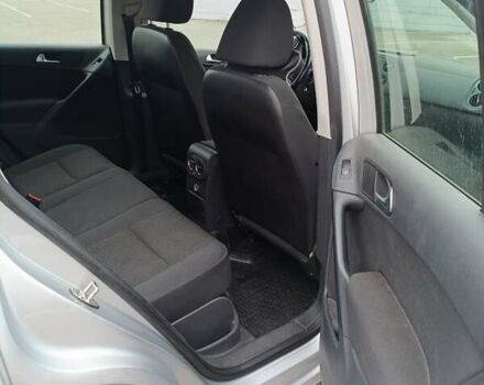 Серый Фольксваген Тигуан, объемом двигателя 1.98 л и пробегом 132 тыс. км за 12500 $, фото 9 на Automoto.ua