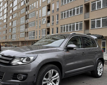 Сірий Фольксваген Тігуан, об'ємом двигуна 1.98 л та пробігом 225 тис. км за 10400 $, фото 2 на Automoto.ua