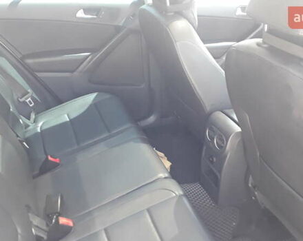 Серый Фольксваген Тигуан, объемом двигателя 1.98 л и пробегом 247 тыс. км за 12500 $, фото 7 на Automoto.ua