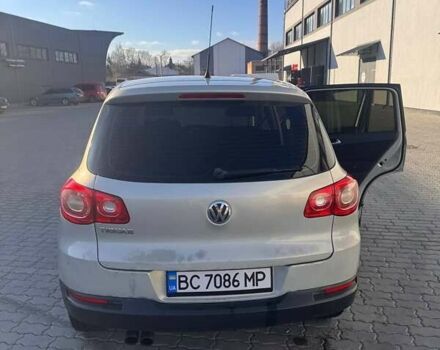 Сірий Фольксваген Тігуан, об'ємом двигуна 1.98 л та пробігом 252 тис. км за 9500 $, фото 3 на Automoto.ua