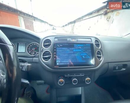 Серый Фольксваген Тигуан, объемом двигателя 1.98 л и пробегом 228 тыс. км за 9000 $, фото 17 на Automoto.ua