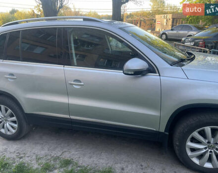 Серый Фольксваген Тигуан, объемом двигателя 2 л и пробегом 160 тыс. км за 17500 $, фото 1 на Automoto.ua