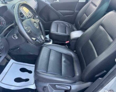 Сірий Фольксваген Тігуан, об'ємом двигуна 2 л та пробігом 98 тис. км за 7200 $, фото 6 на Automoto.ua