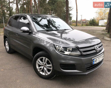 Серый Фольксваген Тигуан, объемом двигателя 2 л и пробегом 212 тыс. км за 14800 $, фото 6 на Automoto.ua