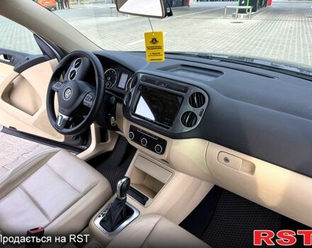 Сірий Фольксваген Тігуан, об'ємом двигуна 2 л та пробігом 184 тис. км за 11500 $, фото 5 на Automoto.ua