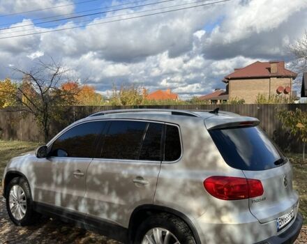 Серый Фольксваген Тигуан, объемом двигателя 2 л и пробегом 220 тыс. км за 10300 $, фото 3 на Automoto.ua