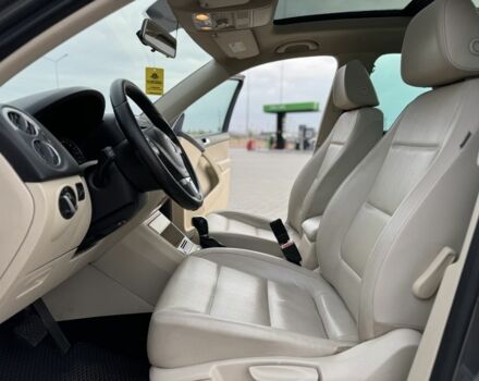 Сірий Фольксваген Тігуан, об'ємом двигуна 2 л та пробігом 184 тис. км за 11500 $, фото 7 на Automoto.ua