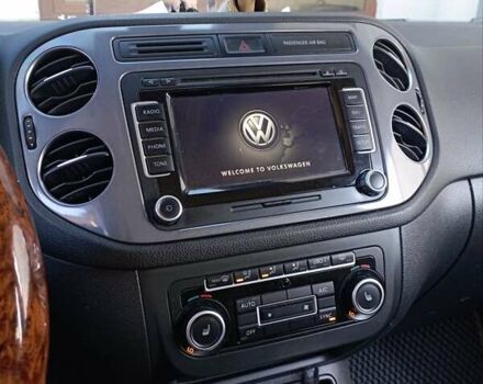 Серый Фольксваген Тигуан, объемом двигателя 2 л и пробегом 442 тыс. км за 11999 $, фото 12 на Automoto.ua