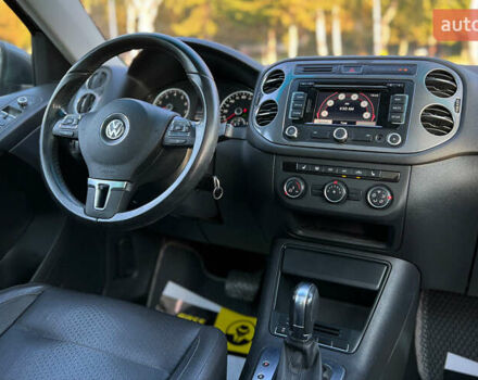Серый Фольксваген Тигуан, объемом двигателя 2 л и пробегом 195 тыс. км за 10800 $, фото 19 на Automoto.ua