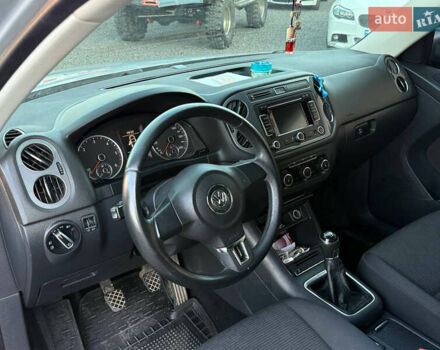 Серый Фольксваген Тигуан, объемом двигателя 1.97 л и пробегом 370 тыс. км за 11400 $, фото 8 на Automoto.ua