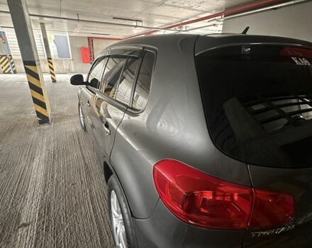 Серый Фольксваген Тигуан, объемом двигателя 2 л и пробегом 199 тыс. км за 11999 $, фото 5 на Automoto.ua