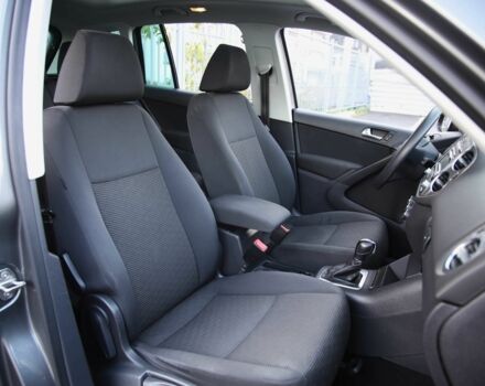 Сірий Фольксваген Тігуан, об'ємом двигуна 2 л та пробігом 129 тис. км за 11600 $, фото 9 на Automoto.ua