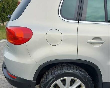 Серый Фольксваген Тигуан, объемом двигателя 1.98 л и пробегом 139 тыс. км за 14400 $, фото 1 на Automoto.ua