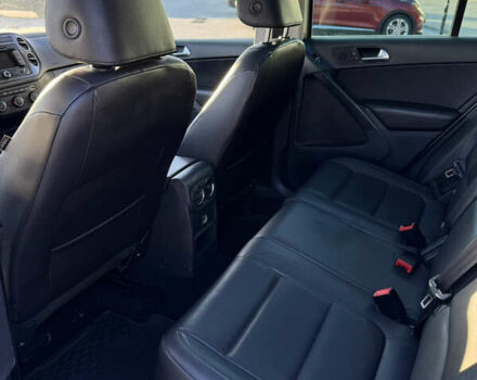 Серый Фольксваген Тигуан, объемом двигателя 2 л и пробегом 125 тыс. км за 14800 $, фото 25 на Automoto.ua