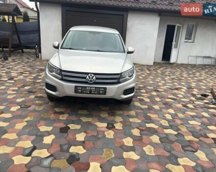 Сірий Фольксваген Тігуан, об'ємом двигуна 2 л та пробігом 255 тис. км за 9600 $, фото 4 на Automoto.ua