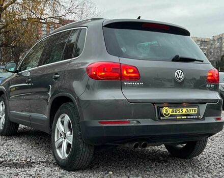 Серый Фольксваген Тигуан, объемом двигателя 2 л и пробегом 195 тыс. км за 10800 $, фото 3 на Automoto.ua