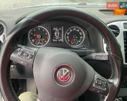 Сірий Фольксваген Тігуан, об'ємом двигуна 1.98 л та пробігом 207 тис. км за 12000 $, фото 5 на Automoto.ua