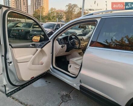 Серый Фольксваген Тигуан, объемом двигателя 2 л и пробегом 184 тыс. км за 10990 $, фото 17 на Automoto.ua