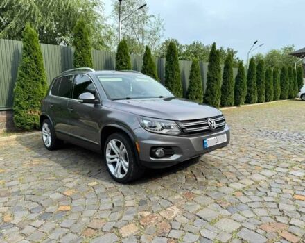 Серый Фольксваген Тигуан, объемом двигателя 2 л и пробегом 290 тыс. км за 9200 $, фото 1 на Automoto.ua