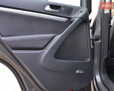 Сірий Фольксваген Тігуан, об'ємом двигуна 1.98 л та пробігом 310 тис. км за 10999 $, фото 17 на Automoto.ua