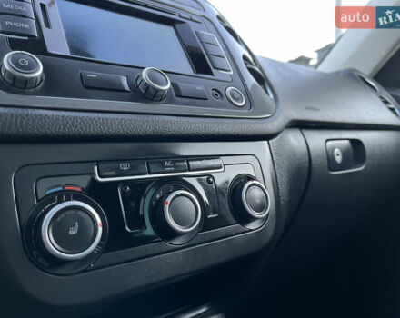 Сірий Фольксваген Тігуан, об'ємом двигуна 1.97 л та пробігом 251 тис. км за 9999 $, фото 26 на Automoto.ua