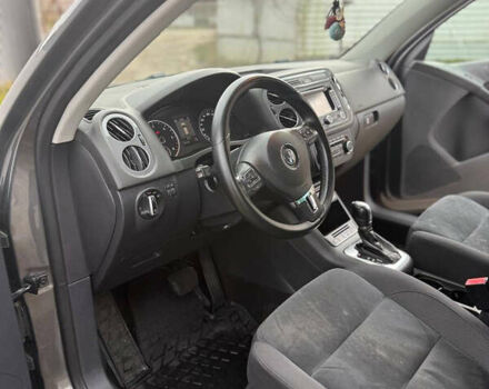 Серый Фольксваген Тигуан, объемом двигателя 1.97 л и пробегом 247 тыс. км за 14500 $, фото 10 на Automoto.ua