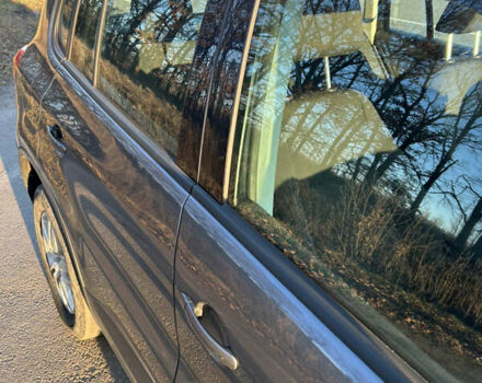 Серый Фольксваген Тигуан, объемом двигателя 1.98 л и пробегом 220 тыс. км за 11000 $, фото 29 на Automoto.ua