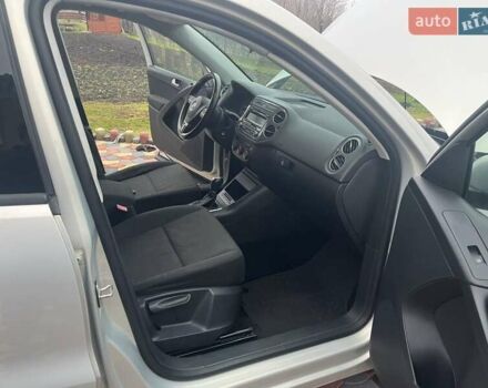 Сірий Фольксваген Тігуан, об'ємом двигуна 2 л та пробігом 255 тис. км за 9600 $, фото 6 на Automoto.ua