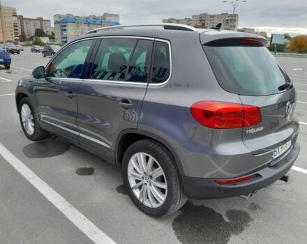 Сірий Фольксваген Тігуан, об'ємом двигуна 2 л та пробігом 204 тис. км за 11500 $, фото 3 на Automoto.ua