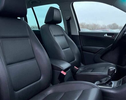 Серый Фольксваген Тигуан, объемом двигателя 2 л и пробегом 195 тыс. км за 10800 $, фото 17 на Automoto.ua