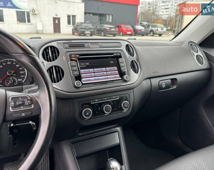 Серый Фольксваген Тигуан, объемом двигателя 1.98 л и пробегом 239 тыс. км за 11000 $, фото 12 на Automoto.ua