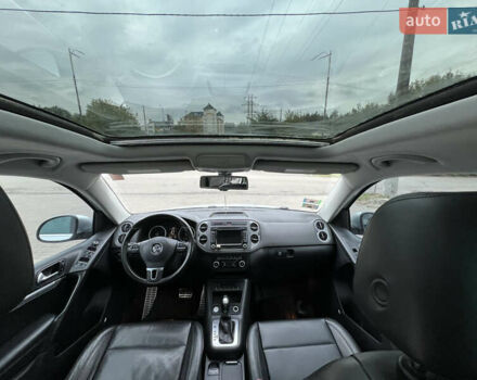 Серый Фольксваген Тигуан, объемом двигателя 2 л и пробегом 216 тыс. км за 10999 $, фото 18 на Automoto.ua