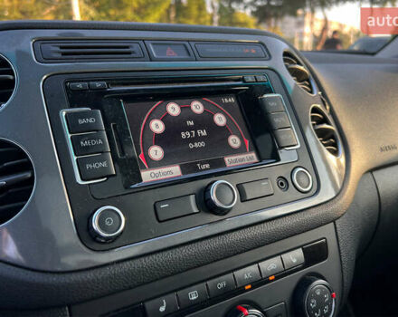 Серый Фольксваген Тигуан, объемом двигателя 2 л и пробегом 195 тыс. км за 10800 $, фото 21 на Automoto.ua