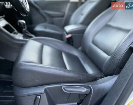 Сірий Фольксваген Тігуан, об'ємом двигуна 1.97 л та пробігом 251 тис. км за 9999 $, фото 19 на Automoto.ua