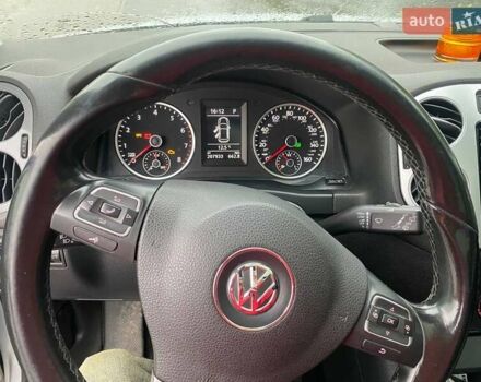 Сірий Фольксваген Тігуан, об'ємом двигуна 1.98 л та пробігом 207 тис. км за 12000 $, фото 4 на Automoto.ua