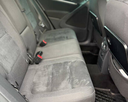 Серый Фольксваген Тигуан, объемом двигателя 1.97 л и пробегом 247 тыс. км за 14500 $, фото 18 на Automoto.ua