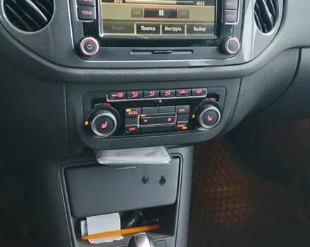 Серый Фольксваген Тигуан, объемом двигателя 1.98 л и пробегом 139 тыс. км за 14400 $, фото 4 на Automoto.ua