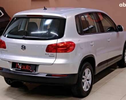 Серый Фольксваген Тигуан, объемом двигателя 2 л и пробегом 170 тыс. км за 9900 $, фото 4 на Automoto.ua