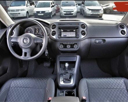 Серый Фольксваген Тигуан, объемом двигателя 2 л и пробегом 199 тыс. км за 11999 $, фото 1 на Automoto.ua