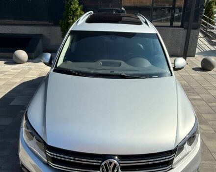 Серый Фольксваген Тигуан, объемом двигателя 2 л и пробегом 215 тыс. км за 9700 $, фото 1 на Automoto.ua