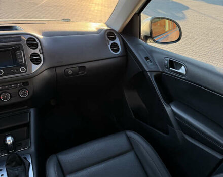 Серый Фольксваген Тигуан, объемом двигателя 2 л и пробегом 125 тыс. км за 14800 $, фото 23 на Automoto.ua