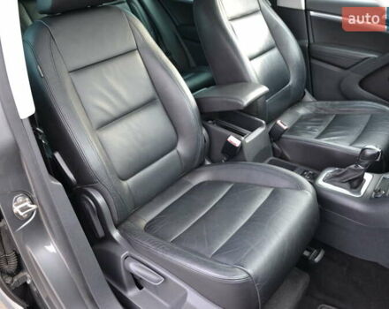 Сірий Фольксваген Тігуан, об'ємом двигуна 1.98 л та пробігом 310 тис. км за 10999 $, фото 22 на Automoto.ua