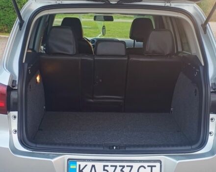 Серый Фольксваген Тигуан, объемом двигателя 2 л и пробегом 193 тыс. км за 10500 $, фото 14 на Automoto.ua