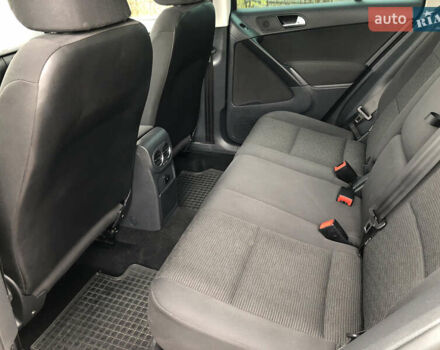 Серый Фольксваген Тигуан, объемом двигателя 2 л и пробегом 212 тыс. км за 14800 $, фото 9 на Automoto.ua