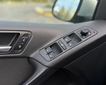 Серый Фольксваген Тигуан, объемом двигателя 2 л и пробегом 170 тыс. км за 9990 $, фото 14 на Automoto.ua